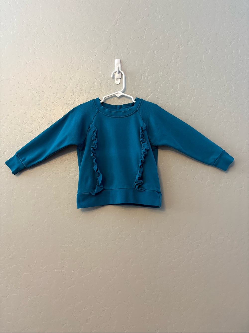 Hanna Andersson all play ruffle sweatshirt in tapestry blue teal size 100 4T